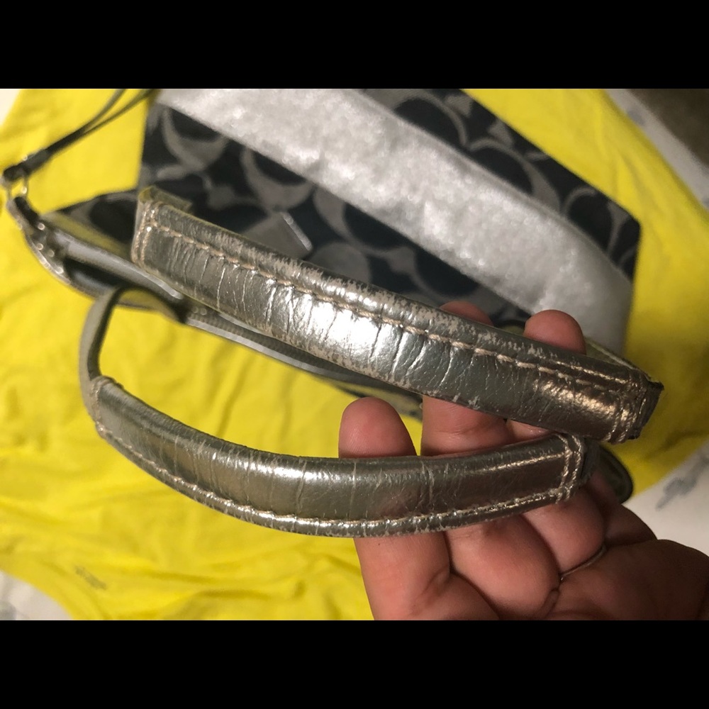 Coach purse no flaws no stains very clean